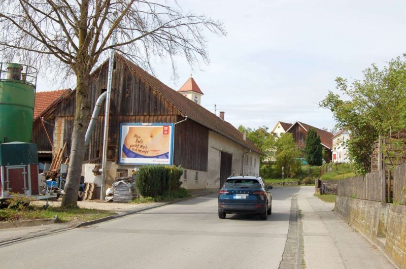 Schnerzhofer Str/Am Herrenanger 1 (quer am Giebel)