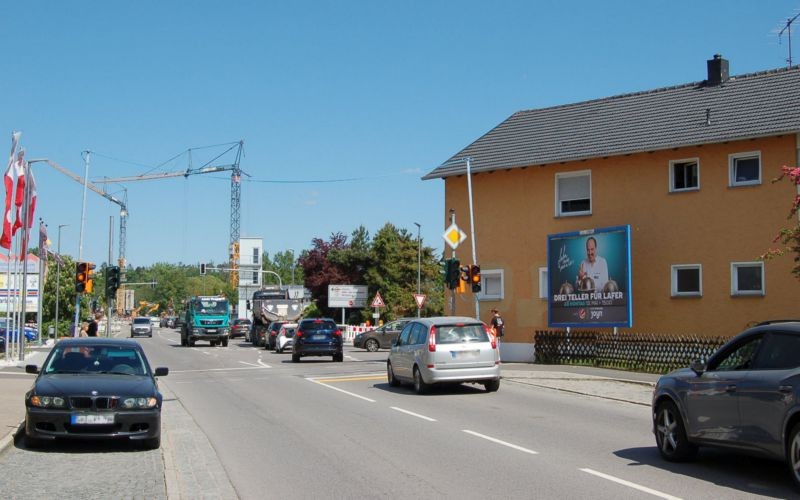 Neue Amberger Str/Ecke Morgenlandstr. 2/nh. Rewe