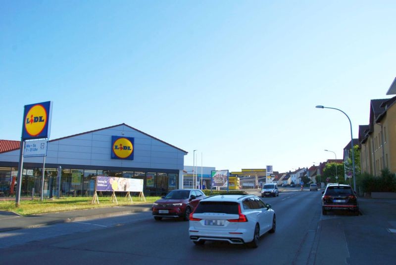 Arolser Landstr. 35 /Lidl/Einfahrt/Sicht Lidl (quer zur Str)