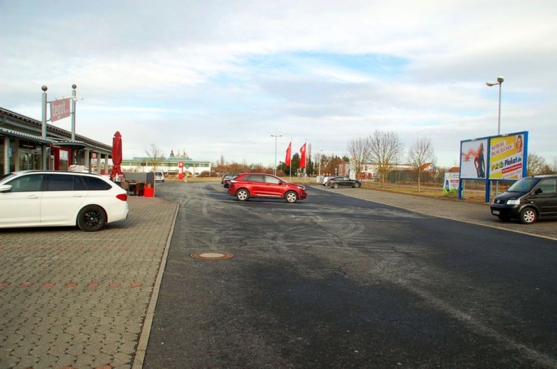 Lachenbrunnweg 1 /Tegut/geg. Eingang  (Unterspiesheim)