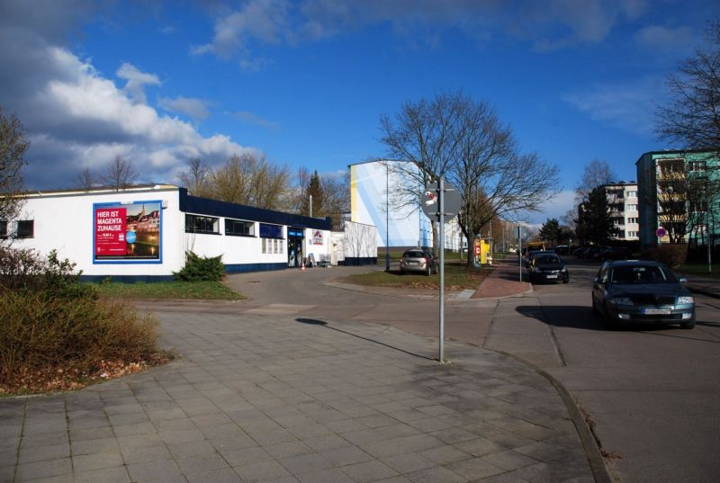 Am Mühlenweg 103 /Getränkehaus (quer zur Einfahrt)