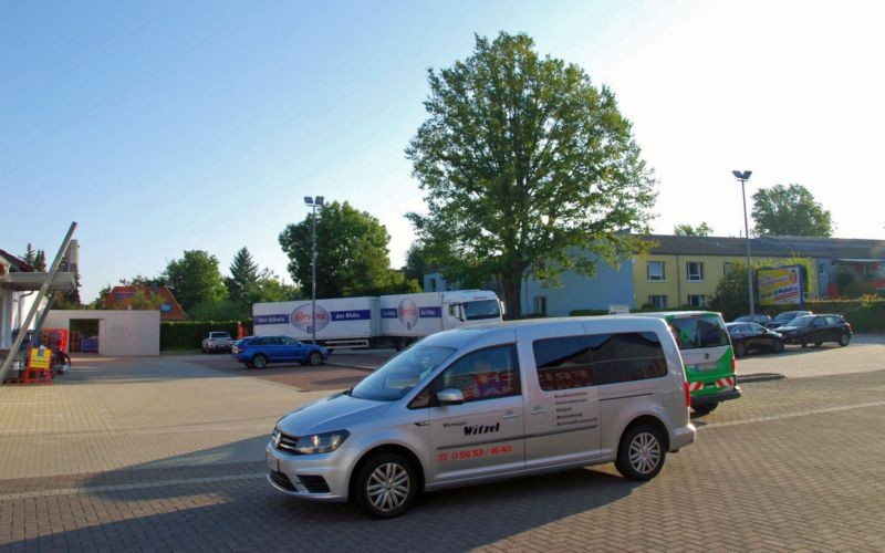 Landstr. 40 /E-neukauf/lks geg. Eingang  (Reichensachsen)