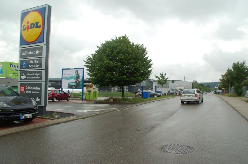 Ferdinand-Porsche-Str. 20 /Lidl/Einfahrt (Sicht Markt)