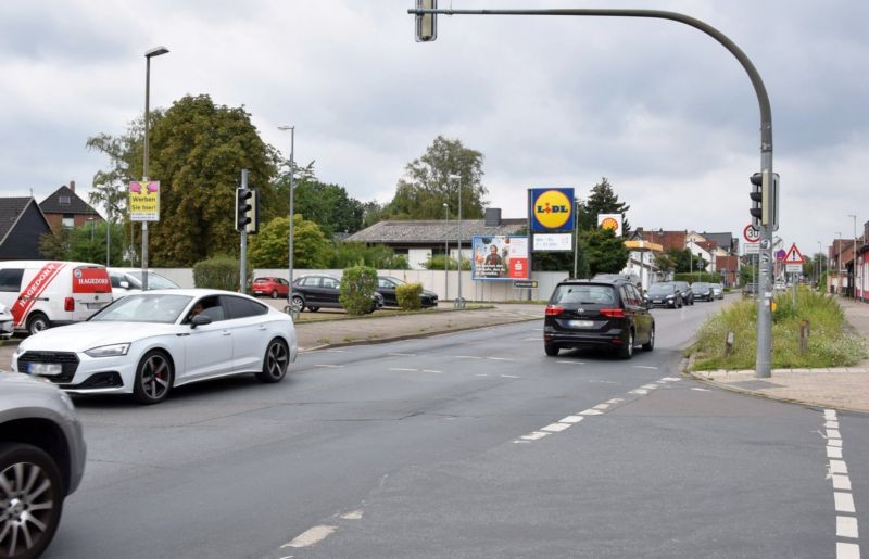 Landwehr 9 /Lidl/Einfahrt (quer zur Str)