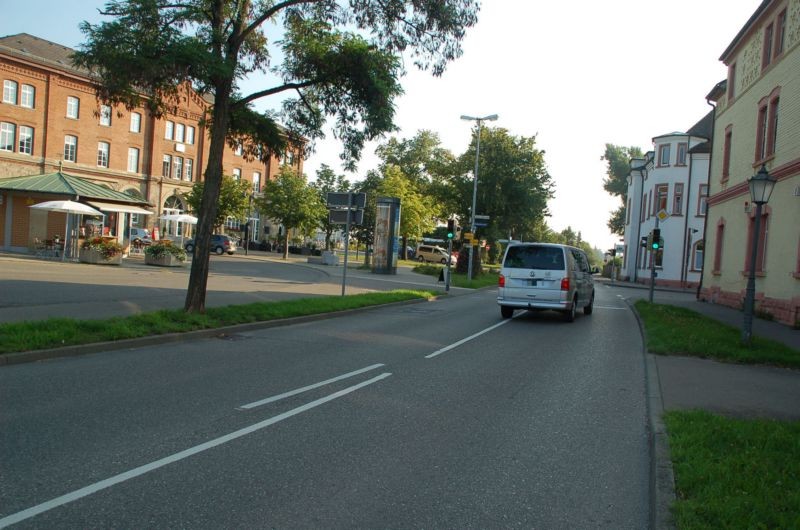 Bahnhof/Pfisterstr/Bahnhofsvorplatz  (Säule -drehend)