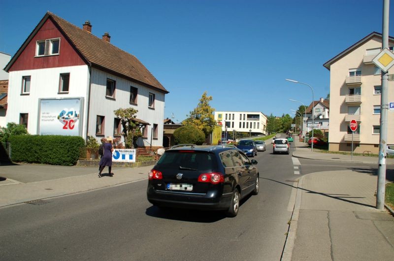 Riedstr. 6/Zufahrt Edeka/Sto. 1 (quer)