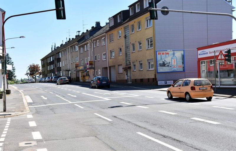 Freiheitstr. 67/B 229 (quer am Giebel)