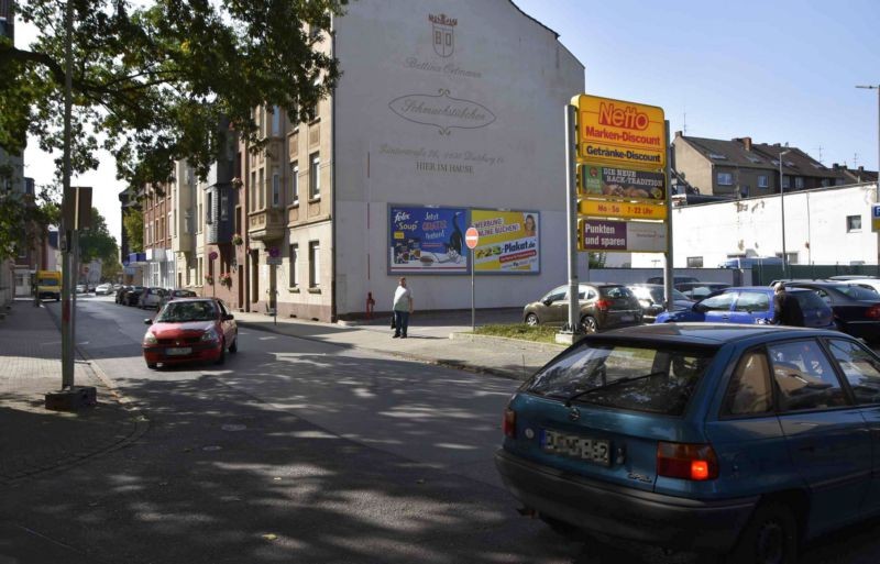 Günterstr. 26 /Netto/Einfahrt/quer zur Str