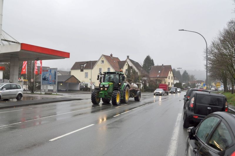 Mittelstr. 20/Busbahnhof Horn/bei Tkst (WE lks)