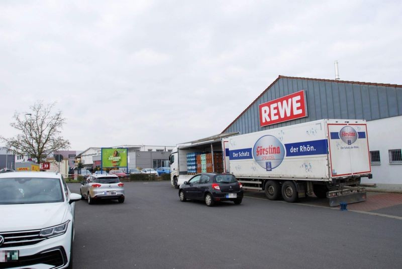 Hansaring 30 /Rewe/Einfahrt Hansaring (Sicht Markt)