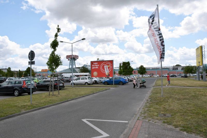 Junckerstr. 26 /Kaufland/neb. Multi Möbel (Sicht Dän. Bett.)