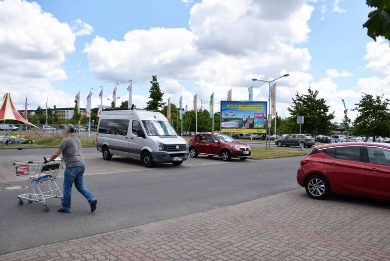 Junckerstr. 26 /Kaufland/Einfahrt/Sicht Multi Möbel (Sto. 1)