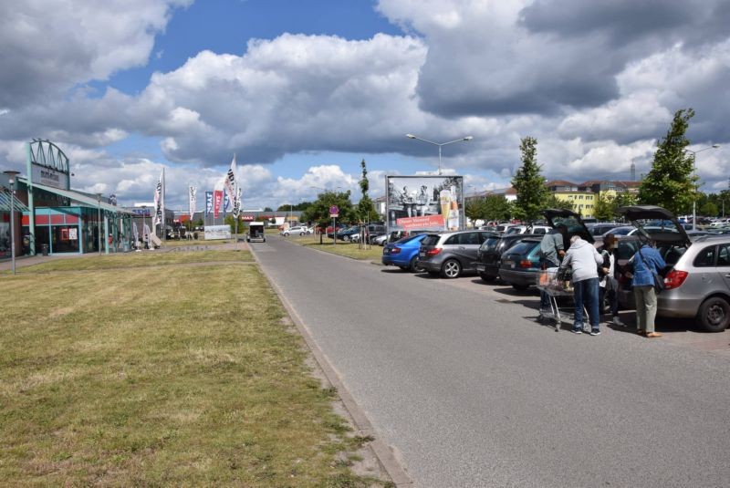 Junckerstr. 26 /Kaufland/neb. Multi Möbel (Sicht Kaufland)