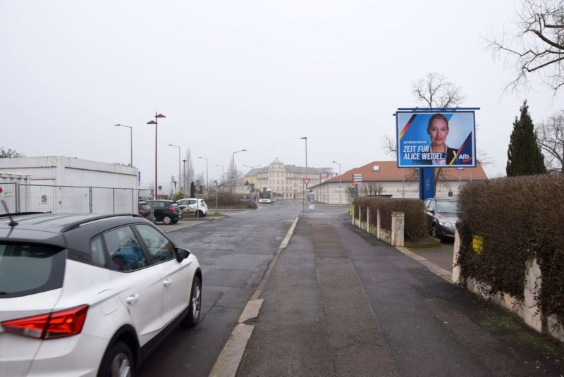 Am Bahnhof 6/Zuf Rewe/WE rts (City-Star)