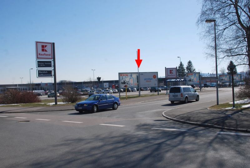 Am Lautengrund 4 /Kaufland/Einfahrt/lks von Bus-Hts