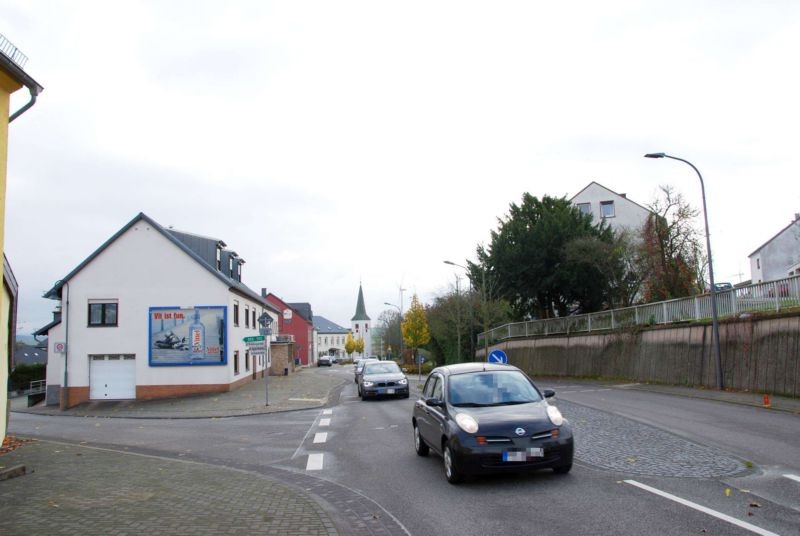 Trierer Str. 5/Schulstr (quer zur B 268)