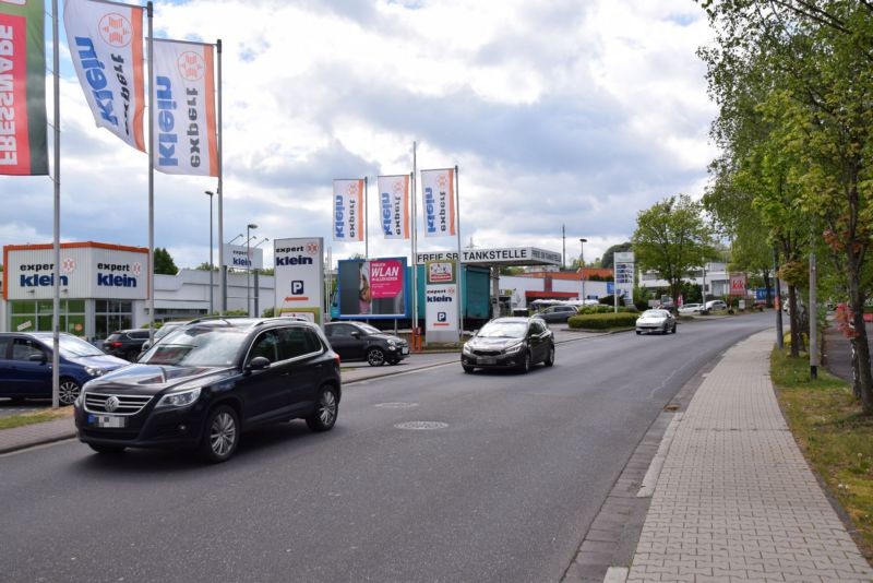 Industriestr. 26/bei Expert/geg. Kaufland/Einfahrt (quer)