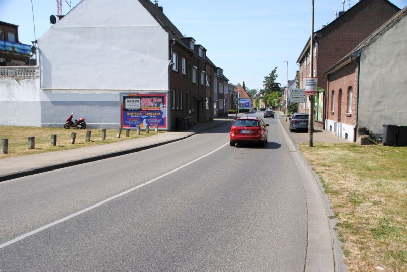 Großer Wall 31 (quer zur B 8)