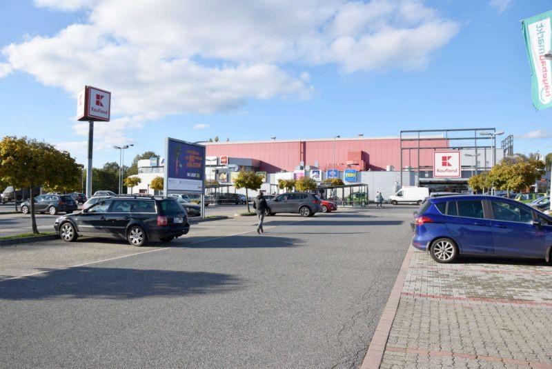 Pulsnitzer Str. 16 /Kaufland/geg. Eing (Sicht Einfahrt)