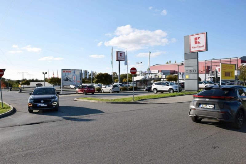 Pulsnitzer Str. 16 /Kaufland/geg. Ausfahrt (Sicht Ausfahrt)