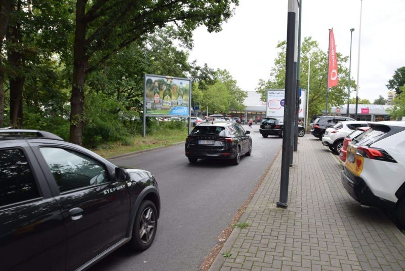 Am Moosfenn 1 /Kaufland/Einfahrt