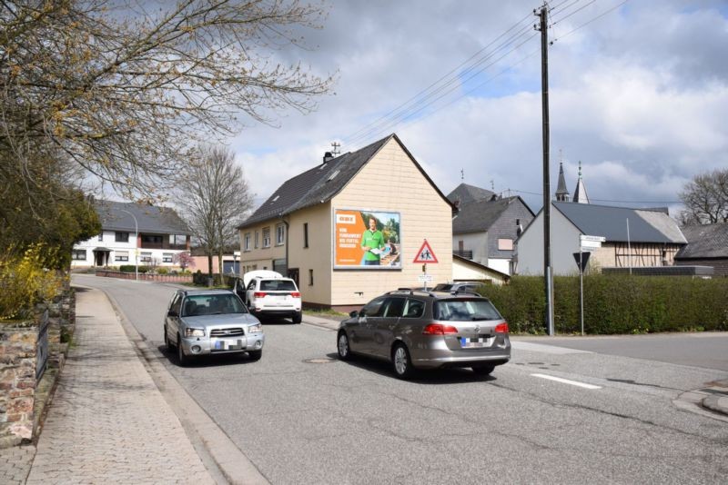 Bacharacher Str. 5 (quer am Giebel)