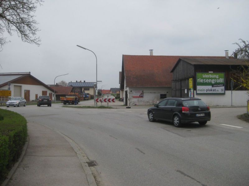 Schaltdorfer Str. 2/Fliederstr (quer am Giebel)