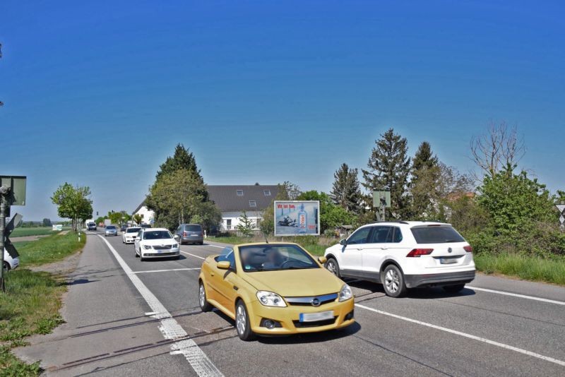 Sommerdamm/B 9/Emsstrasse/beim Bahnübergang (quer)