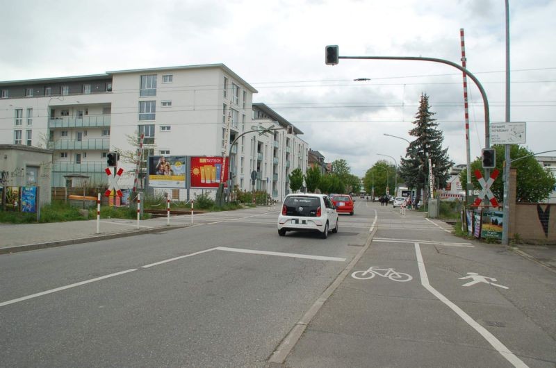 Schneckenburgstr/Robert-Gerwig-Str/BahnÜbergang (WE lks)