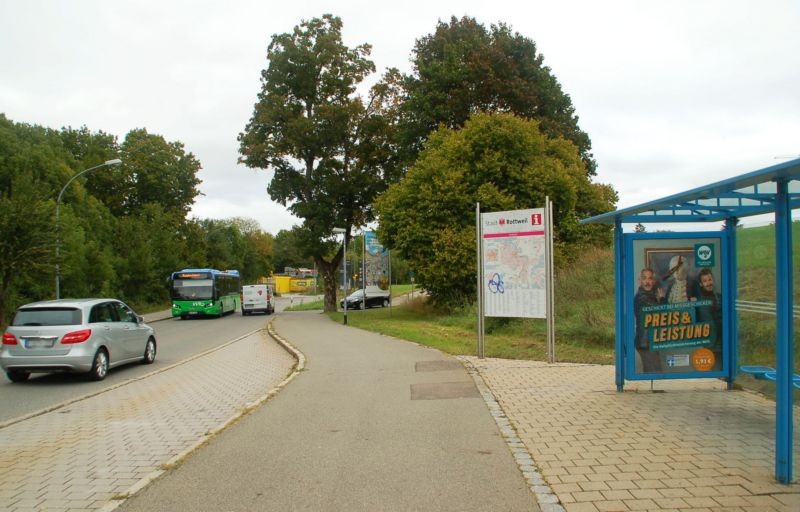 Oberndorfer Str/Kreisverkehr Hegnerberg/einwärts/innen/WH