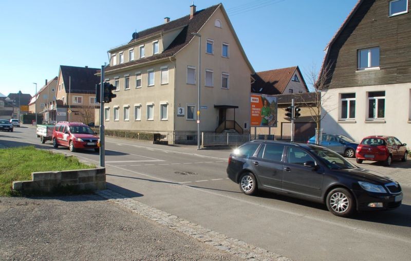 Theodor-Heuss-Str. 3/Rathausstr/quer  (Linsenhofen)