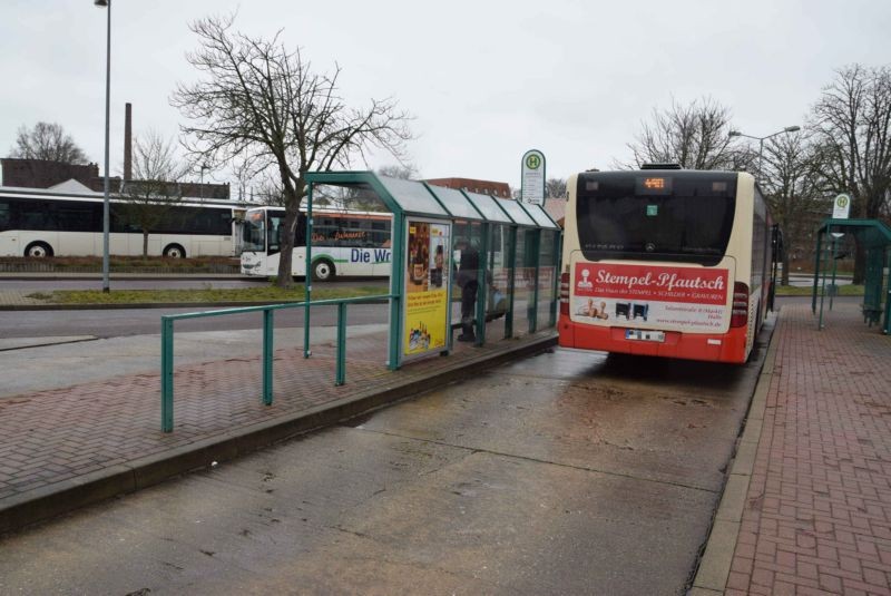 An der Eisenbahn/Busbahnhof/Bussteig 4/HTS lks (aussen)