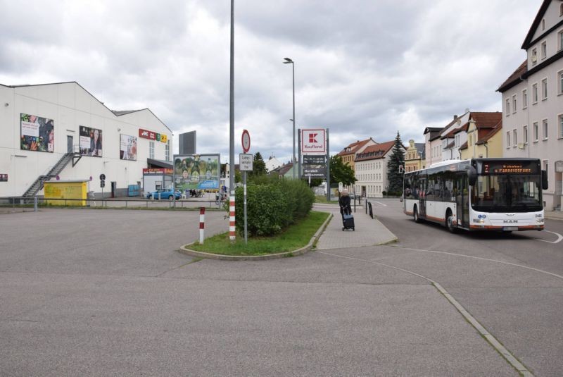 Käthe-Kollwitz-Str. 43 /Kaufland/linke Einf (Sicht Einf)