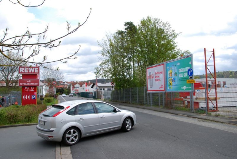 Industriestr. 5/geg. Rewe (Einfahrt)