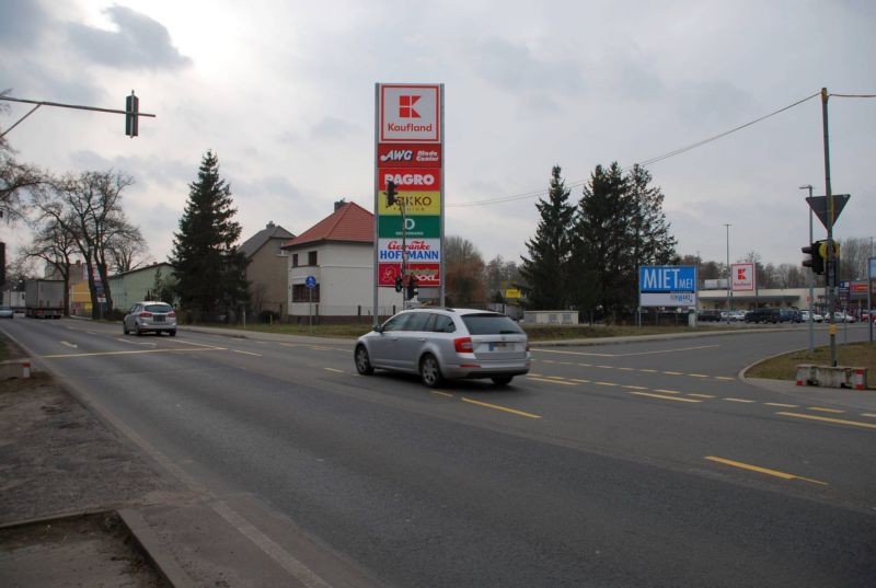 Stubenrauchstr. 60a /B 96/Kaufland/rechte Einfahrt (lks)