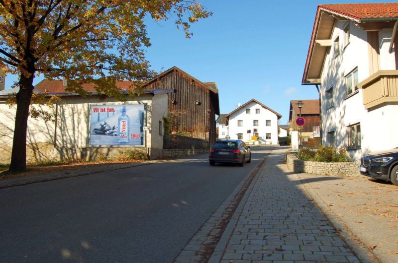 Kötztinger Str/Kirchplatz 14/nh. 