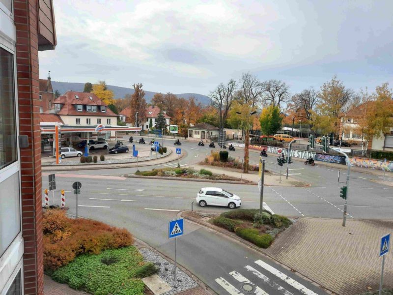 Holzweg 2/geg. Honsell Tankstelle/neb. Jugendzentrum