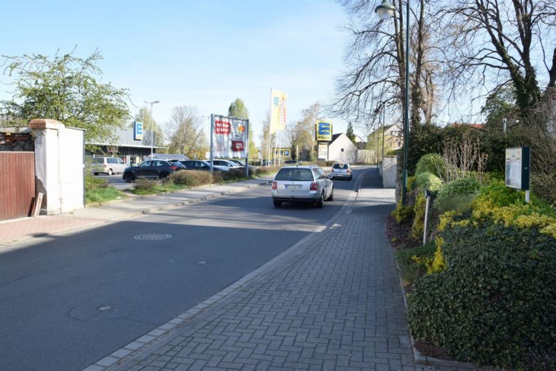 Beuchaer Str. 15 /Edeka/neb. Einfahrt/Sicht Str