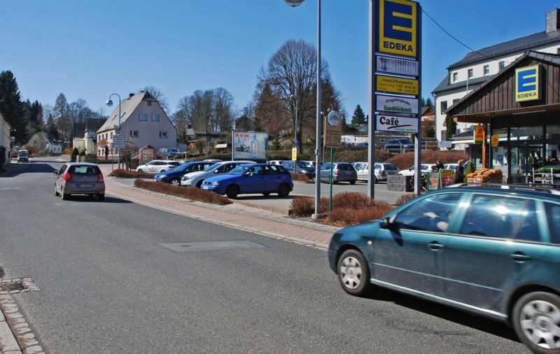 Hauptstr. 104 /Edeka/neb. Einfahrt (quer zur Str)