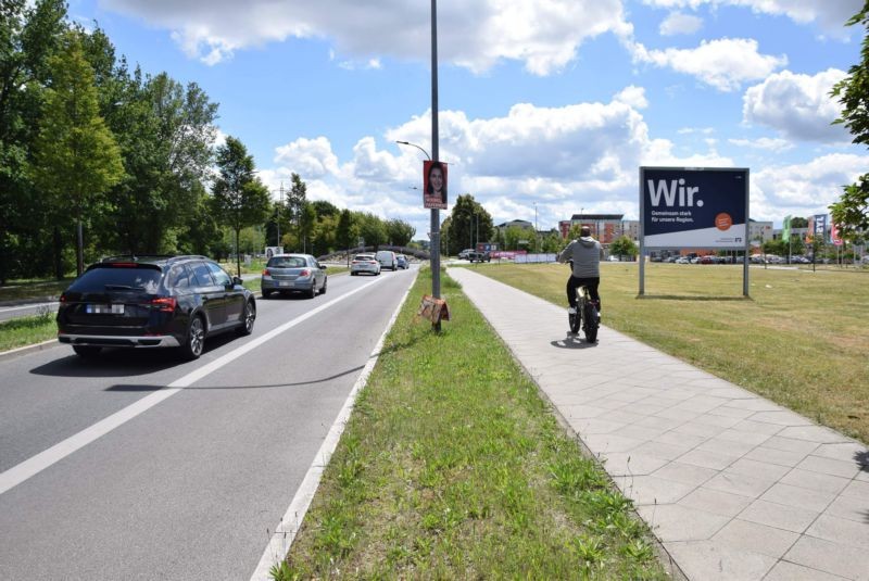 Heinrich-Rau-Str/Ecke Junckerstr/Zufahrt Kaufland/WE rts