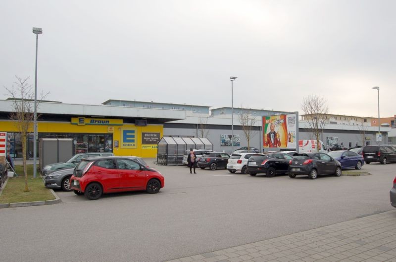 Am Sportpark 3 /Edeka/geg. Eingang (Sicht Eingang)