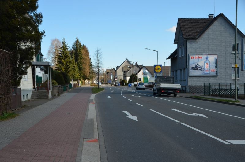 Kölner Str. 28/Zuf Lidl/neb. Einf Aldi/quer zur B 55 -Giebel