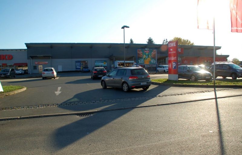 Weidener Str. 27-30 /Rewe/geg. Eing/Sicht Einf (lks)