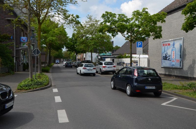 Hochstr/L 361/Ecke Heinrich-Heine-Str. 1