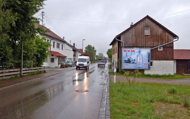 Bahnhofstr. 17/quer am Giebel  (Linden)