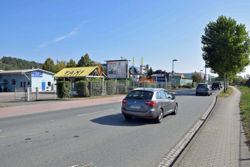 Oststr/Titaniastr/nh. Einf Metro Gastro/WE lks (City-Star)