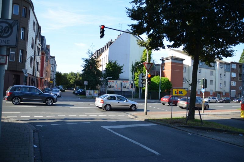 Brückenstr. 86/Rheinhauser Str/geg. Lidl+Shell (Si Kreuzung)