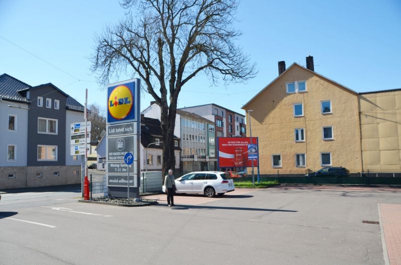 Frankfurter Str. 25 /Lidl/neb. Einf (Sicht Markt)