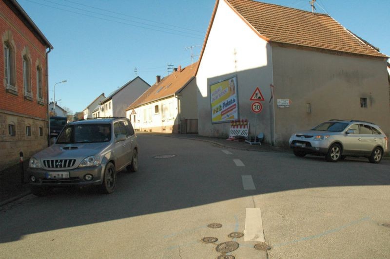 Hauptstr. 86/B 423/Ecke Frutzweiler Str