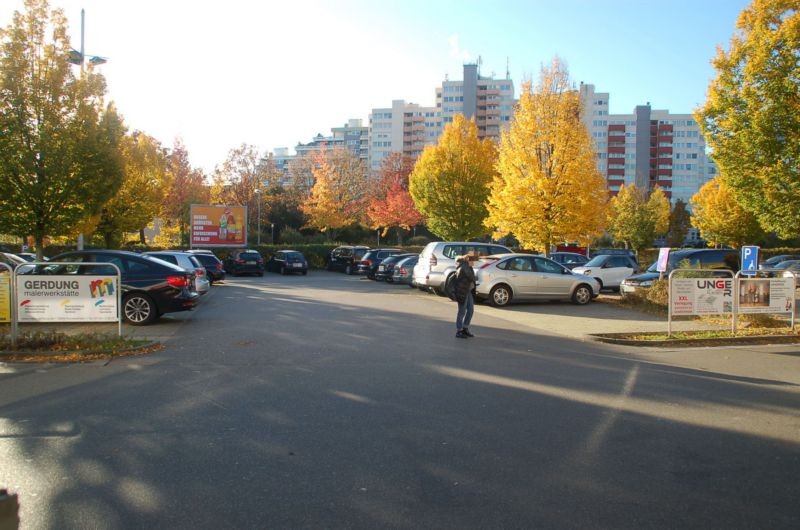Kimry-Platz 10 /Rewe/geg. Eingang (neb. Aldi)